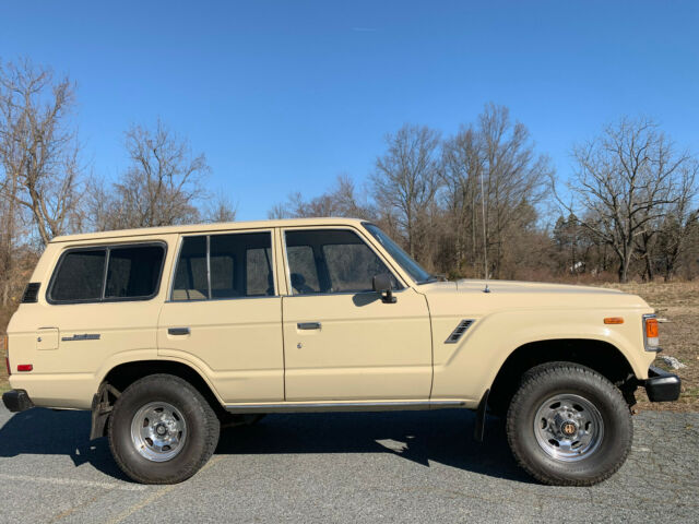 1984 Toyota Land Cruiser FJ60 - photo 2
