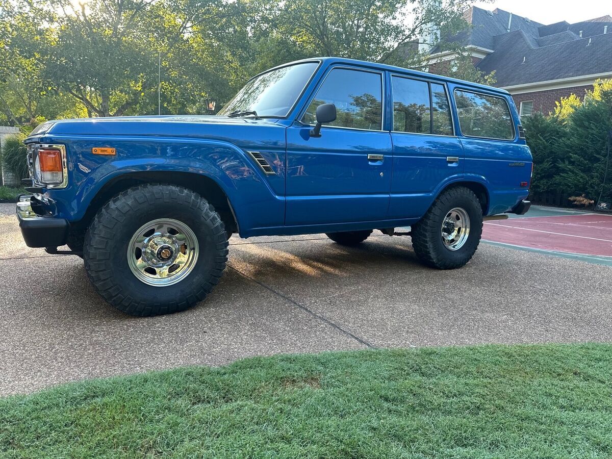 1984 Toyota Land Cruiser SUV Blue 4WD Manual FJ60 1984 Toyota Land Cruiser FJ60
