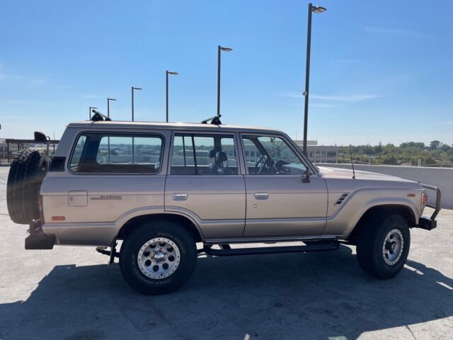 1984 Toyota Land Cruiser FJ60 - photo 3