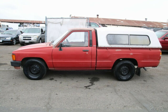 1984 Toyota Pickup - photo 2