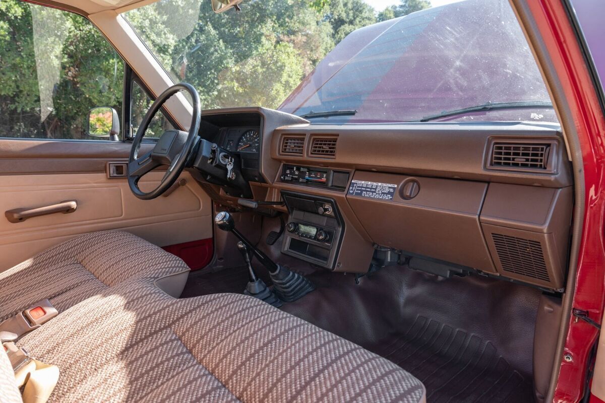1984 Toyota Pickup - photo 8