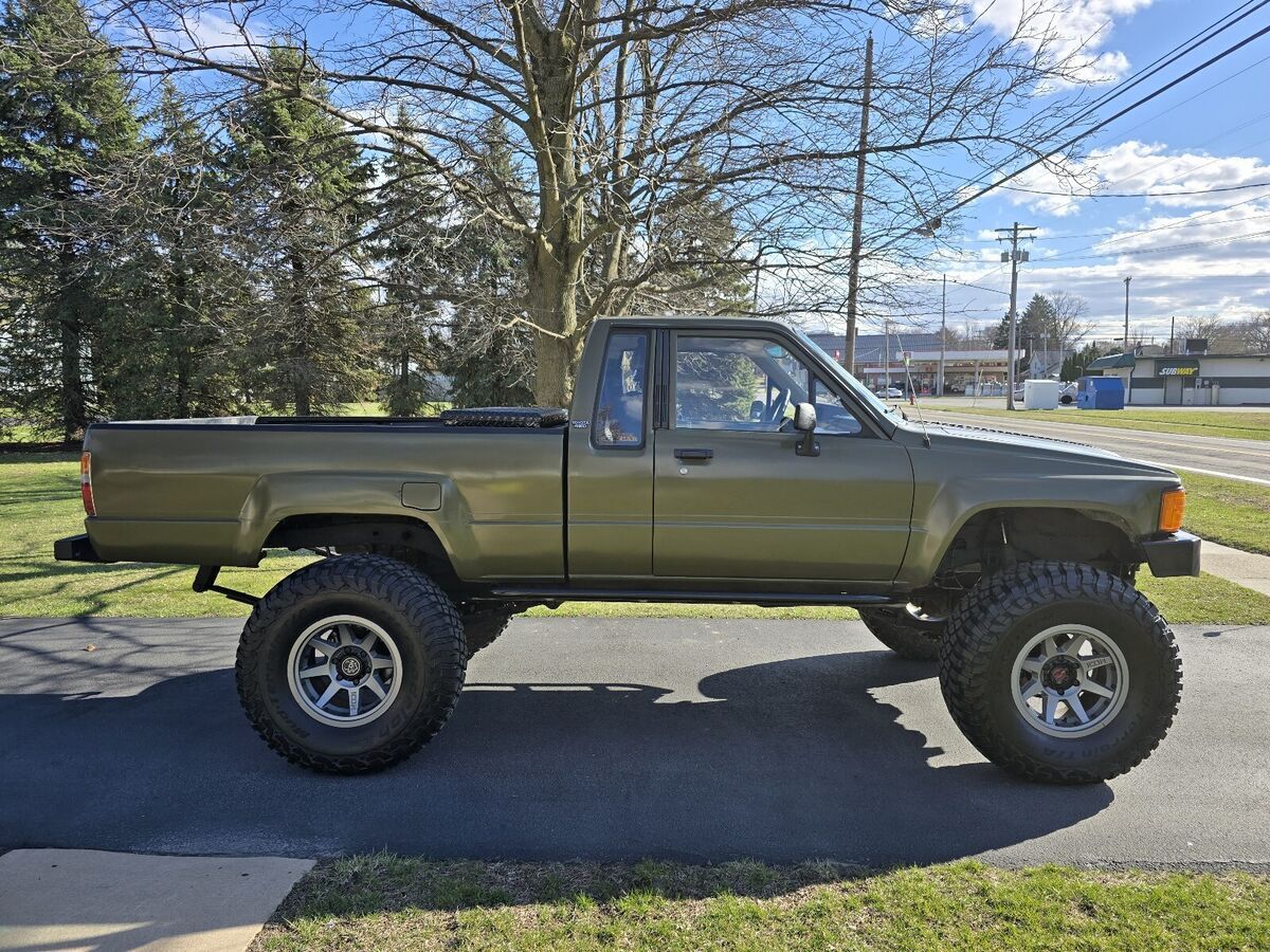 1984 Toyota Pickup XTRACAB RN66 DLX - photo 3