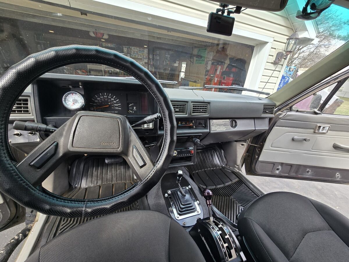 1984 Toyota Pickup XTRACAB RN66 DLX - photo 7