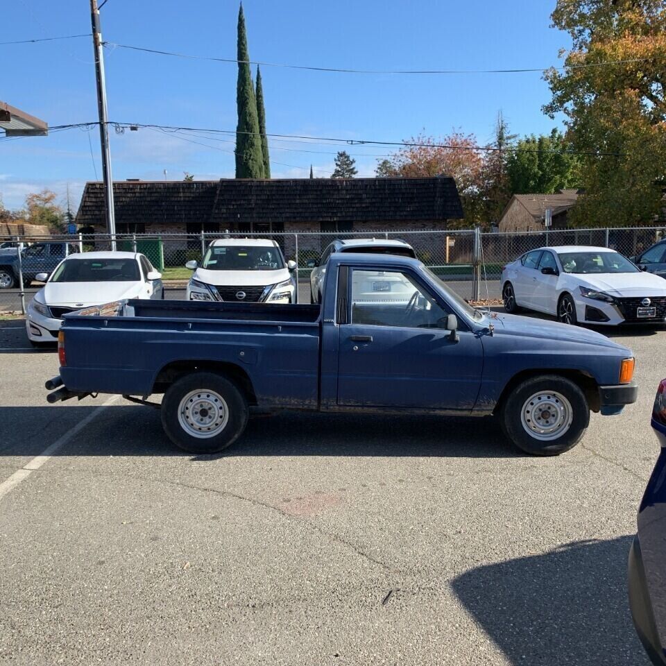 1984 Toyota Pickup - photo 6