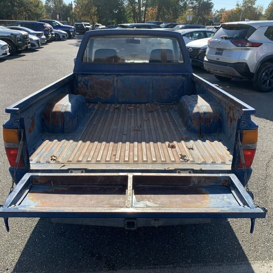 1984 Toyota Pickup - photo 8
