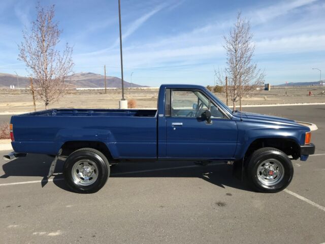 1984 Toyota Pickup SR5 - photo 9