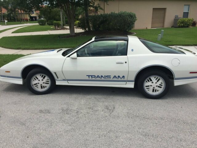 1984 Pontiac Firebird trans am - photo 2