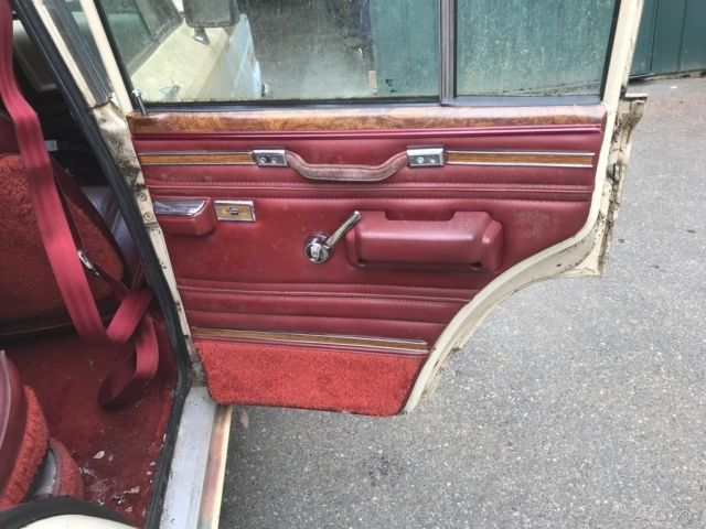 1984 Jeep Wagoneer - photo 12