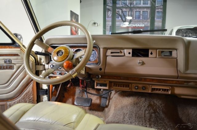 1984 Jeep Wagoneer Base Sport Utility 4-Door - photo 2