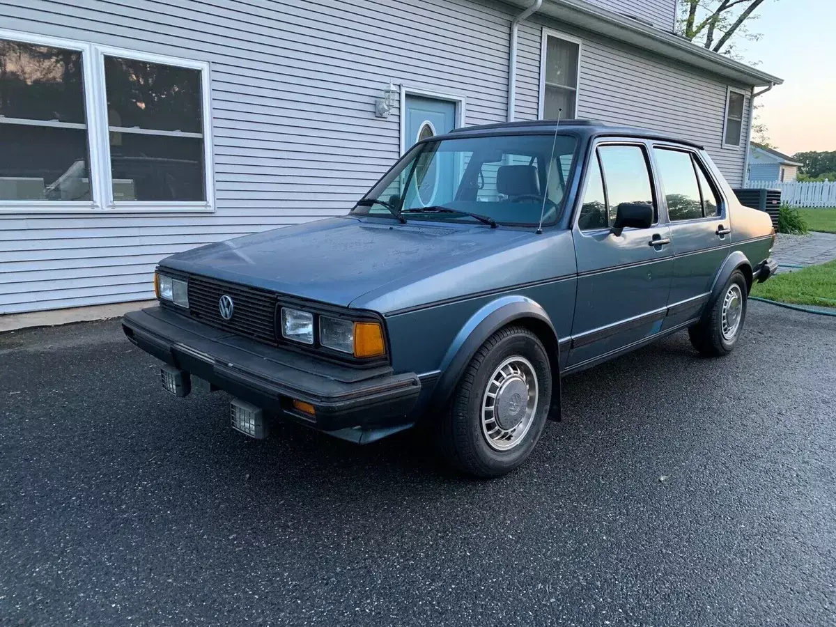 1984 Volkswagen Jetta Sedan Blue FWD Manual 1984 Volkswagen Jetta Turbo diesel w/ Deluxe trim package Mk1