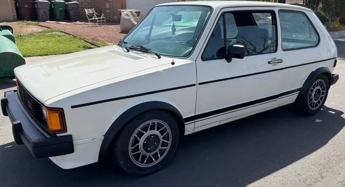 1984 Volkswagen Rabbit Hatchback White GTI SPORT 1984 Volkswagen Rabbit GTI SPORT
