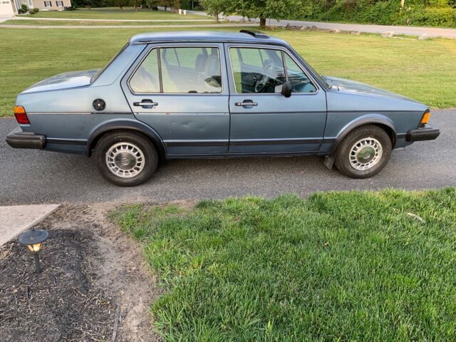 1984 Volkswagen Jetta Turbo diesel w/ Deluxe trim package Mk1 - photo 3