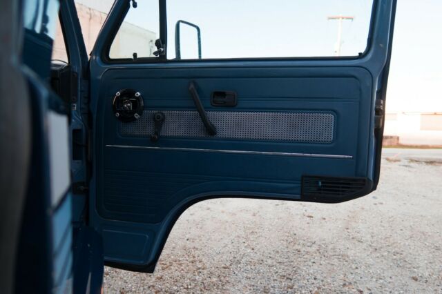 1984 Volkswagen Bus/Vanagon - photo 8
