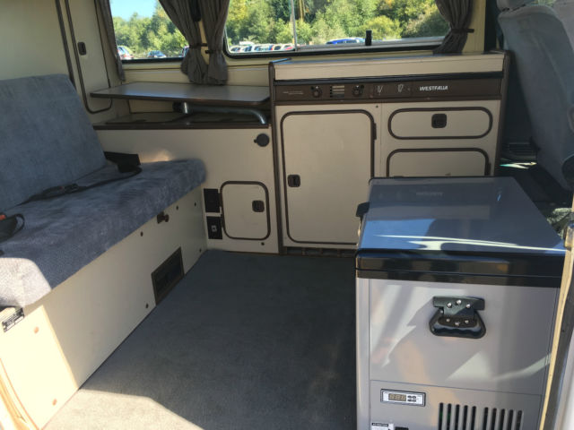 1984 Volkswagen Bus/Vanagon Campmobile Van Camper 3-Door - photo 7