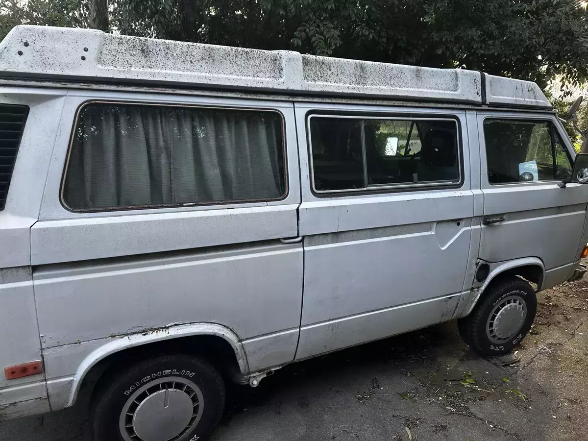 1984 Volkswagen Vanagon White CAMPMOBILE 1984 Volkswagen Vanagon CAMPMOBILE