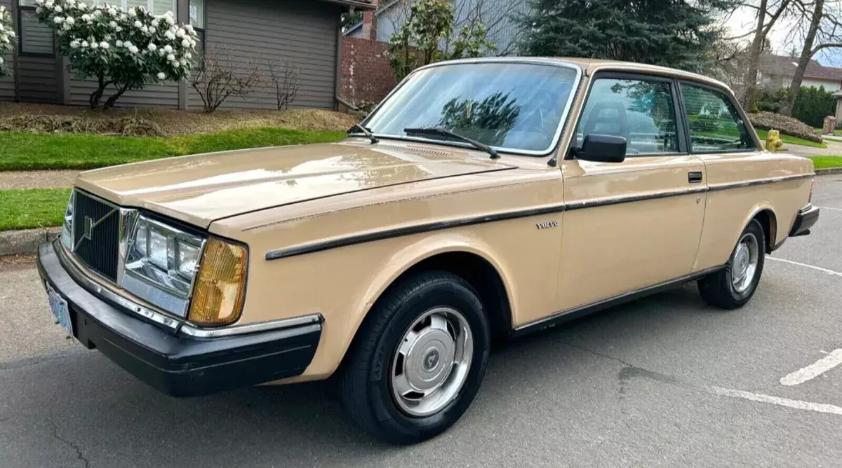 1984 Volvo 240 242 Coupe Runs Great, AC! Well Maintained! No Rust! Must See! 1984 Volvo 240 DL