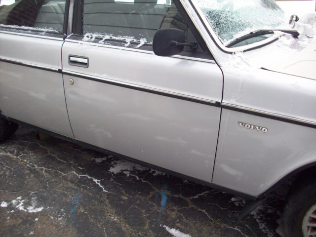 1984 Volvo 240 - photo 3