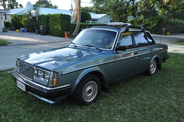 1984 Volvo 240 DIESEL-VERY RARE-Excellent Condition- NO RESERVE!! 1984 Volvo 240