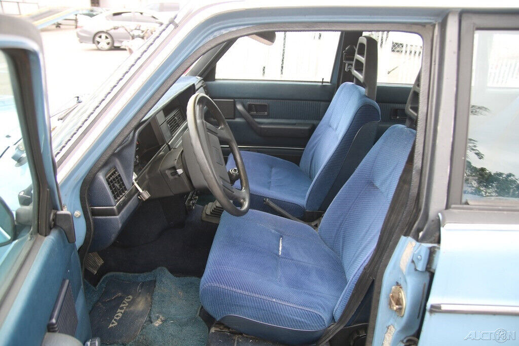 1984 Volvo 240 DL - photo 12