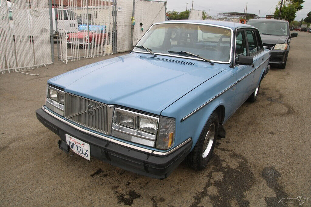1984 Volvo 240 DL - photo 2