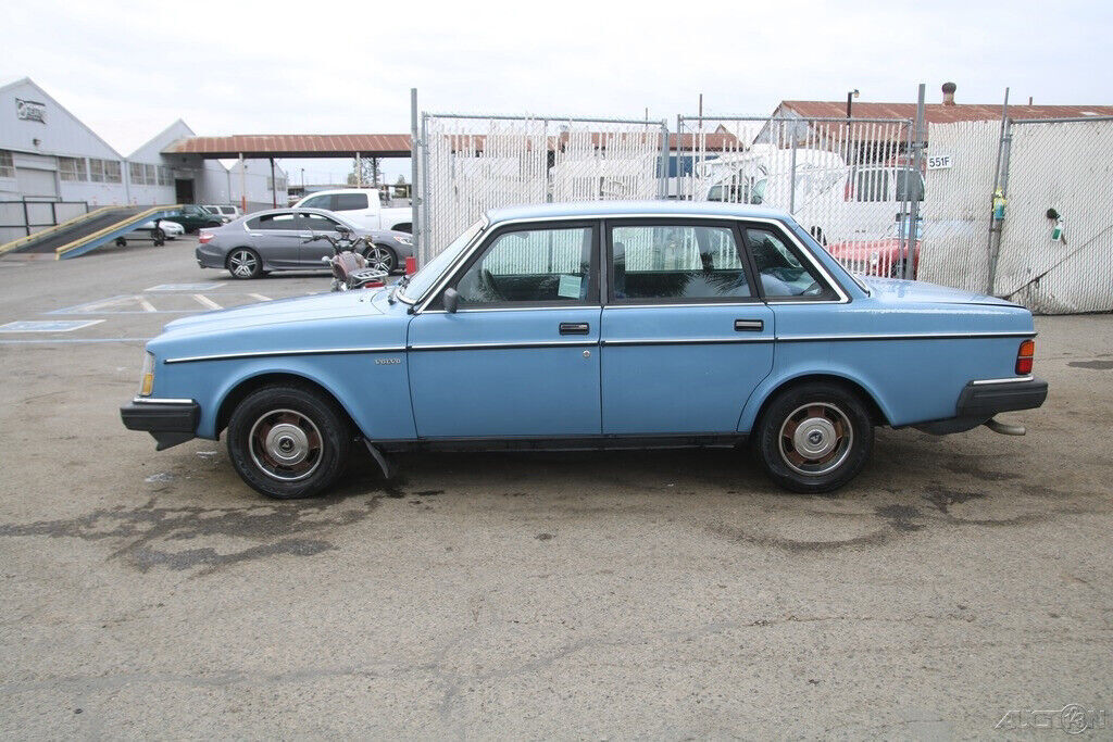 1984 Volvo 240 DL - photo 3