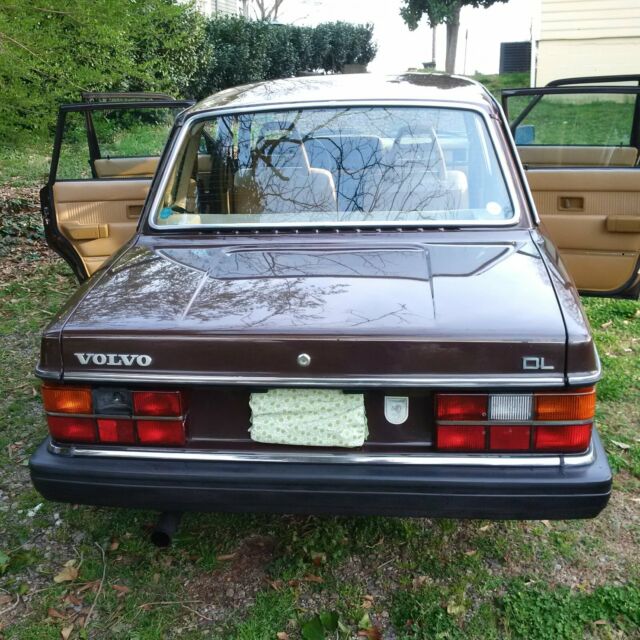 1984 Volvo 240 DL - photo 3