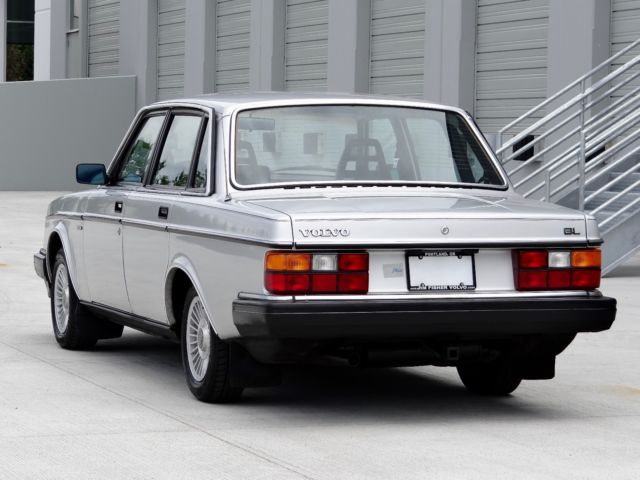 1984 Volvo 240 - photo 7