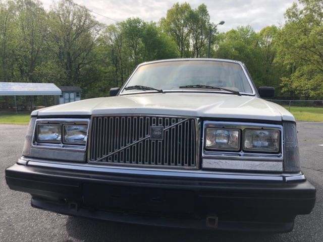 1984 Volvo 240 GL - photo 13