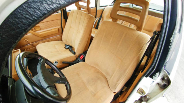 1984 Volvo 240 - photo 13