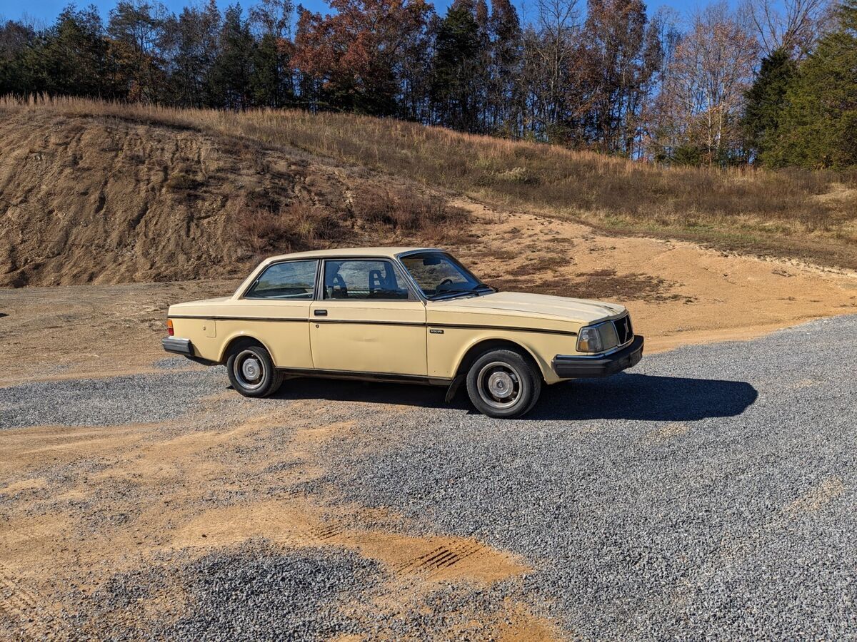 1984 Volvo 240 Rare 2 Door 1984 Volvo 242