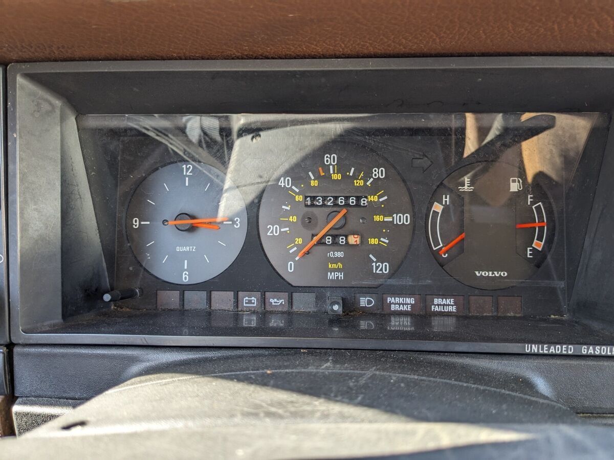 1984 Volvo 242 - photo 3