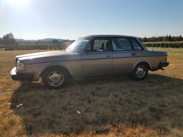 1984 Volvo 240 turbo diesel D24t M47 5 speed 38mpg 1984 Volvo 240 DL