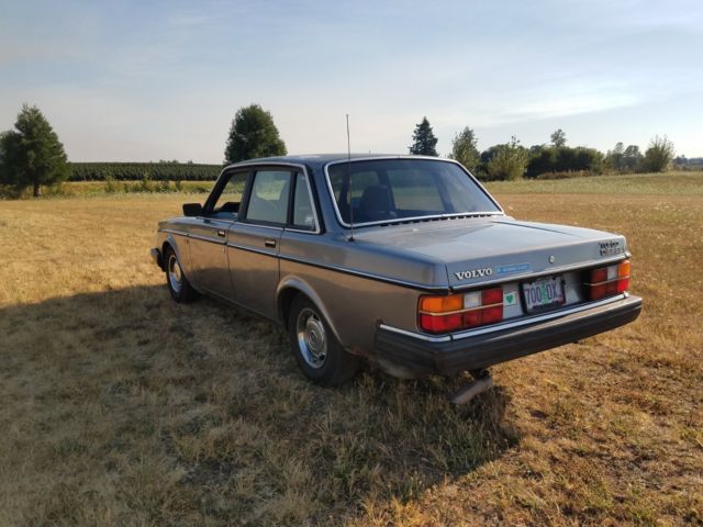 1984 Volvo 240 DL - photo 2
