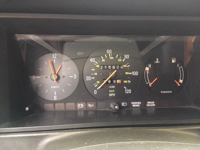 1984 Volvo 240 DL - photo 12