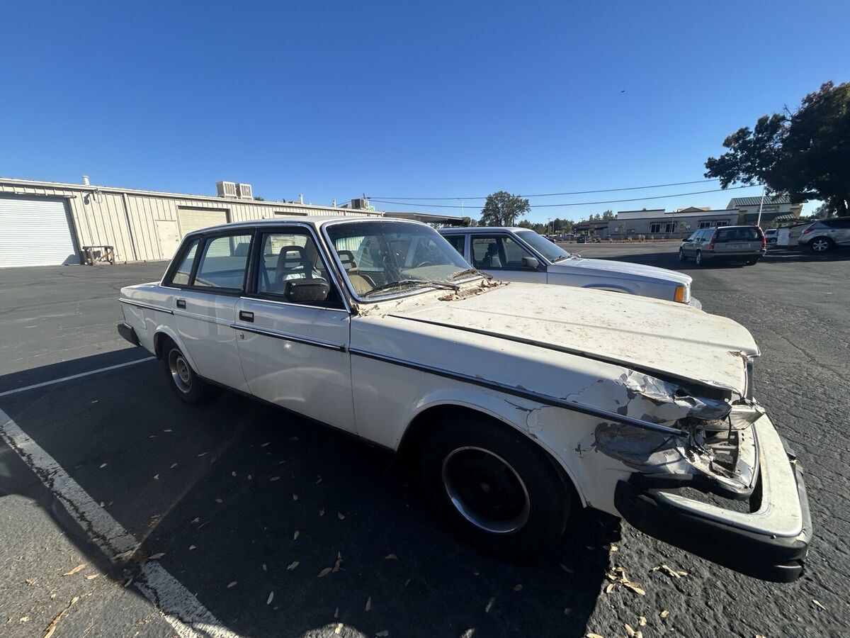 1984 Volvo 240 DL - photo 3
