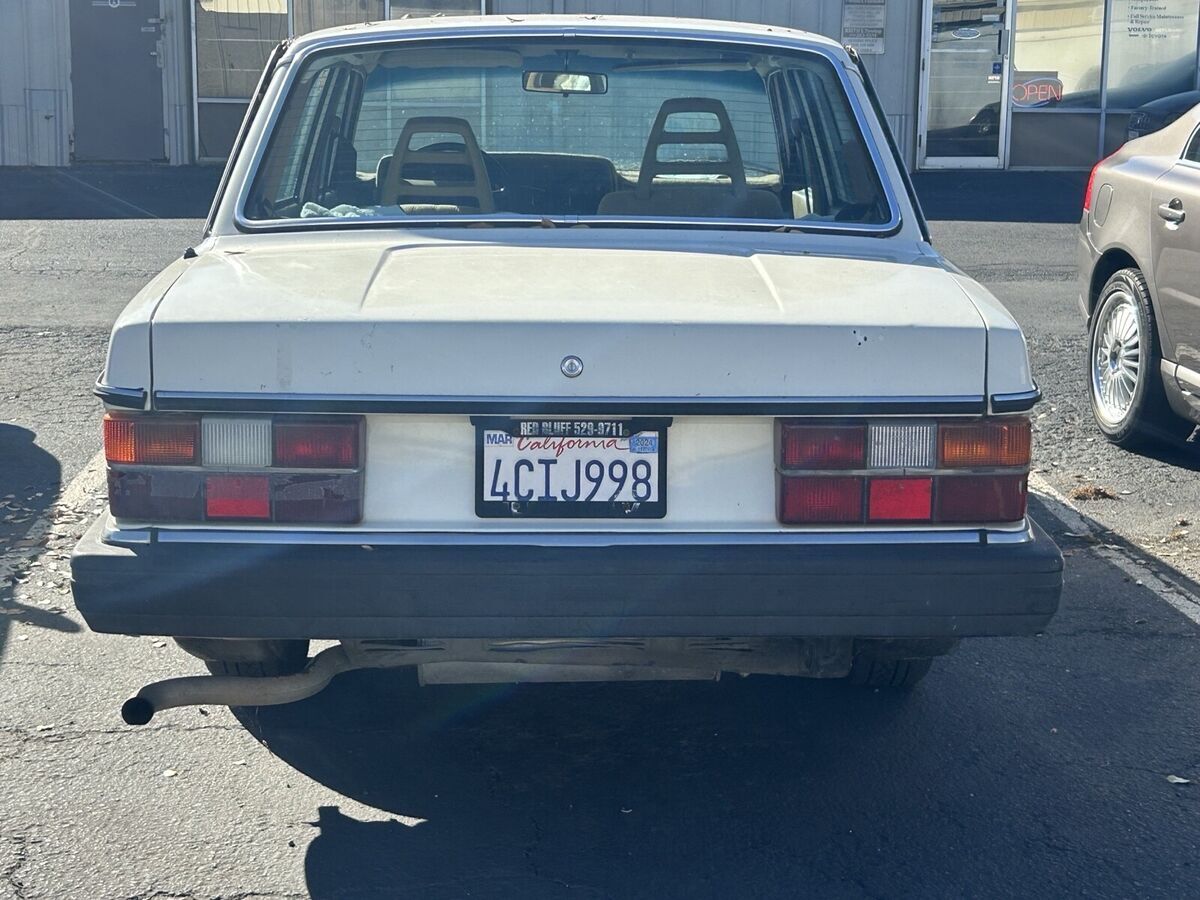 1984 Volvo 240 DL - photo 4
