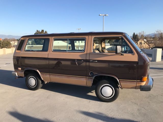 1984 VW Vanagon, 7 passenger van, with factory AC 1984 Volkswagen Bus/Vanagon GL