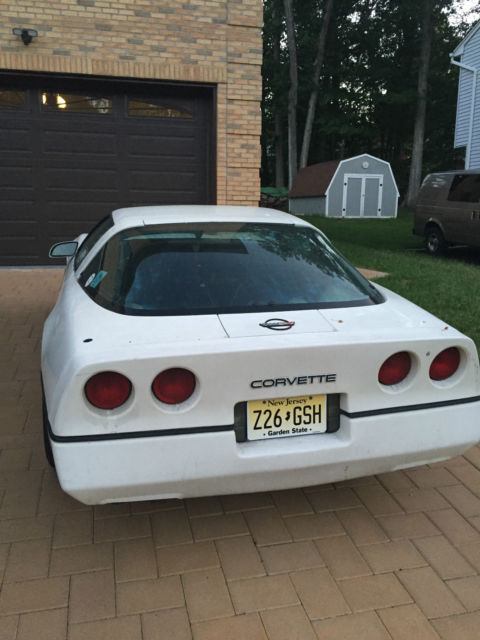 1984 White Chevrolet Corvette Hatchback in Pristine Condition; Garage Kept. 1984 Chevrolet Corvette