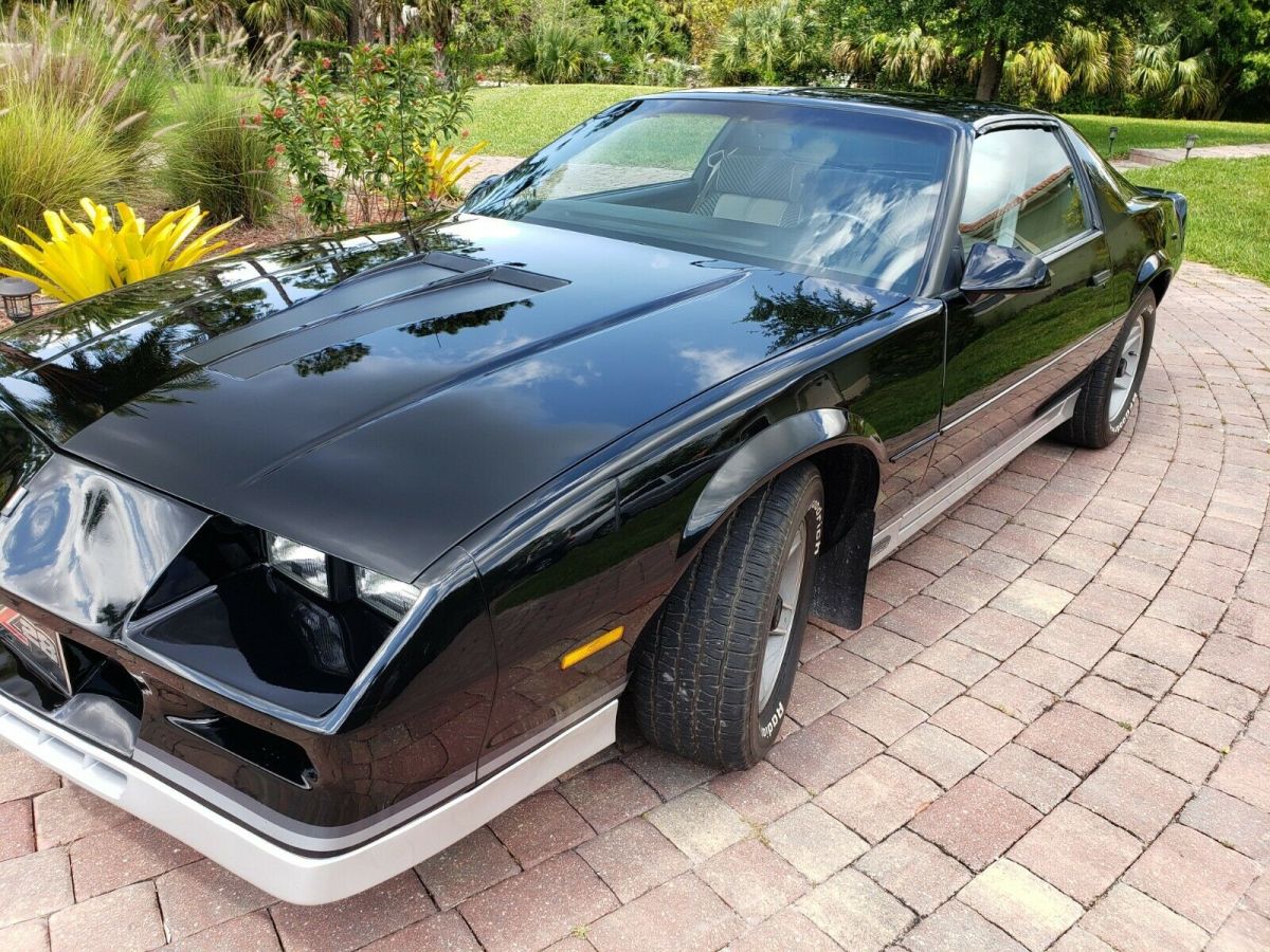 1984 Chevrolet Camaro z28 - photo 2
