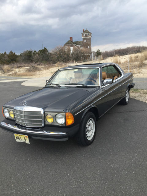 1985 300CD Orig Rare color Paint Low 158K Mile Garage Kept Beauty 1985 Mercedes-Benz 300-Series