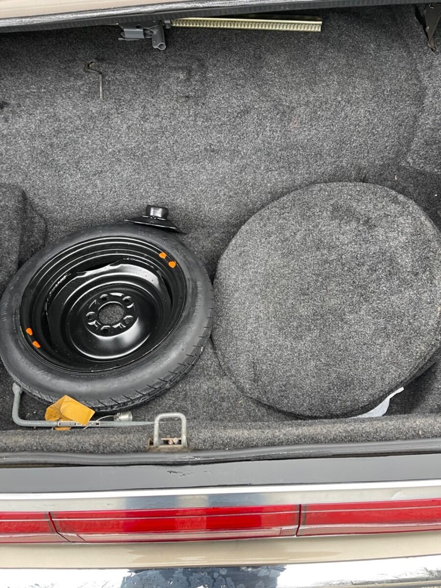 1985 Lincoln Town Car - photo 12