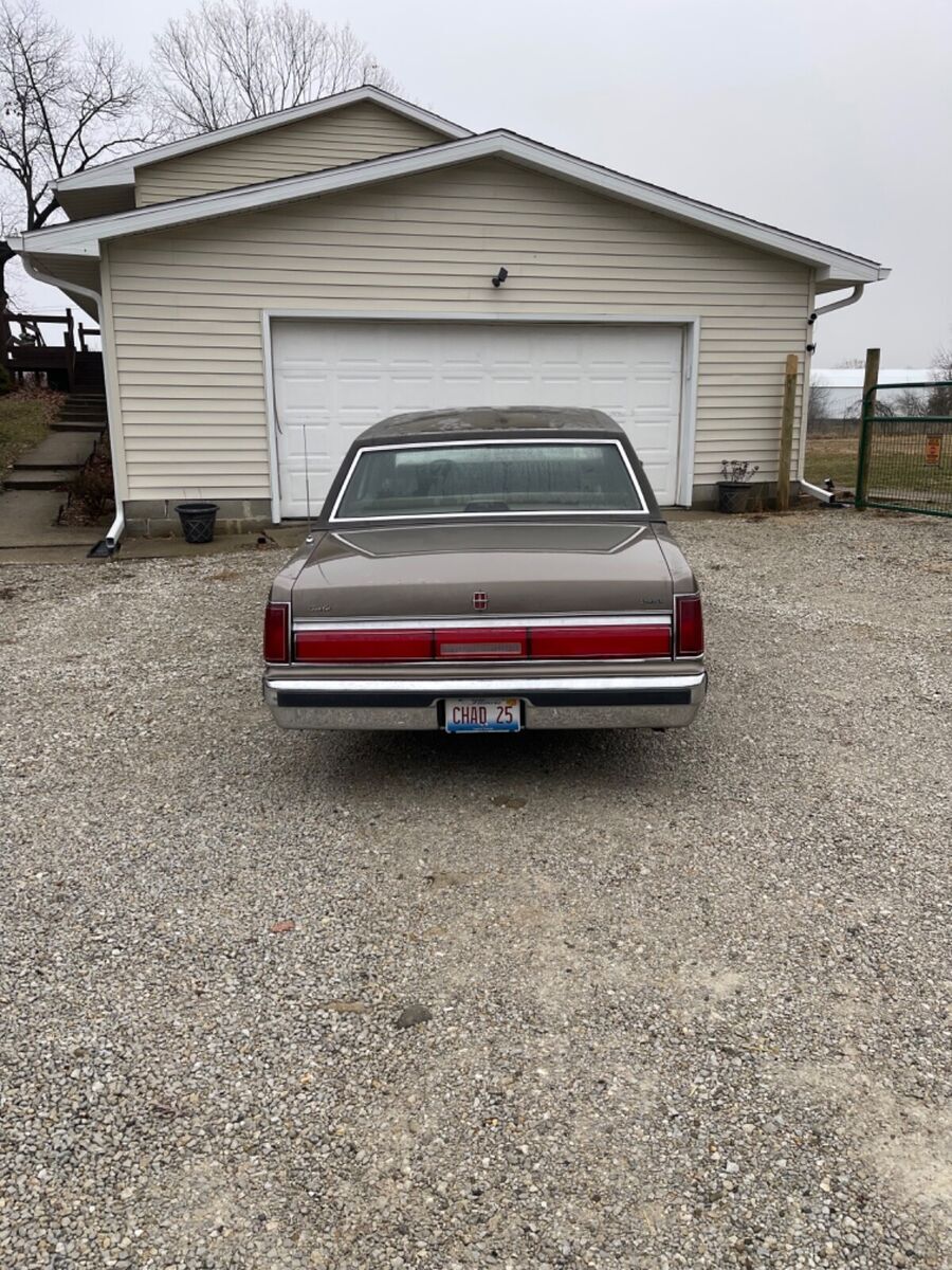 1985 Lincoln Town Car - photo 5