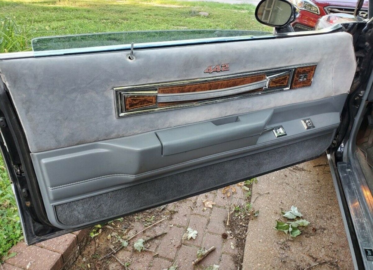 1985 Oldsmobile 442 442 - photo 8