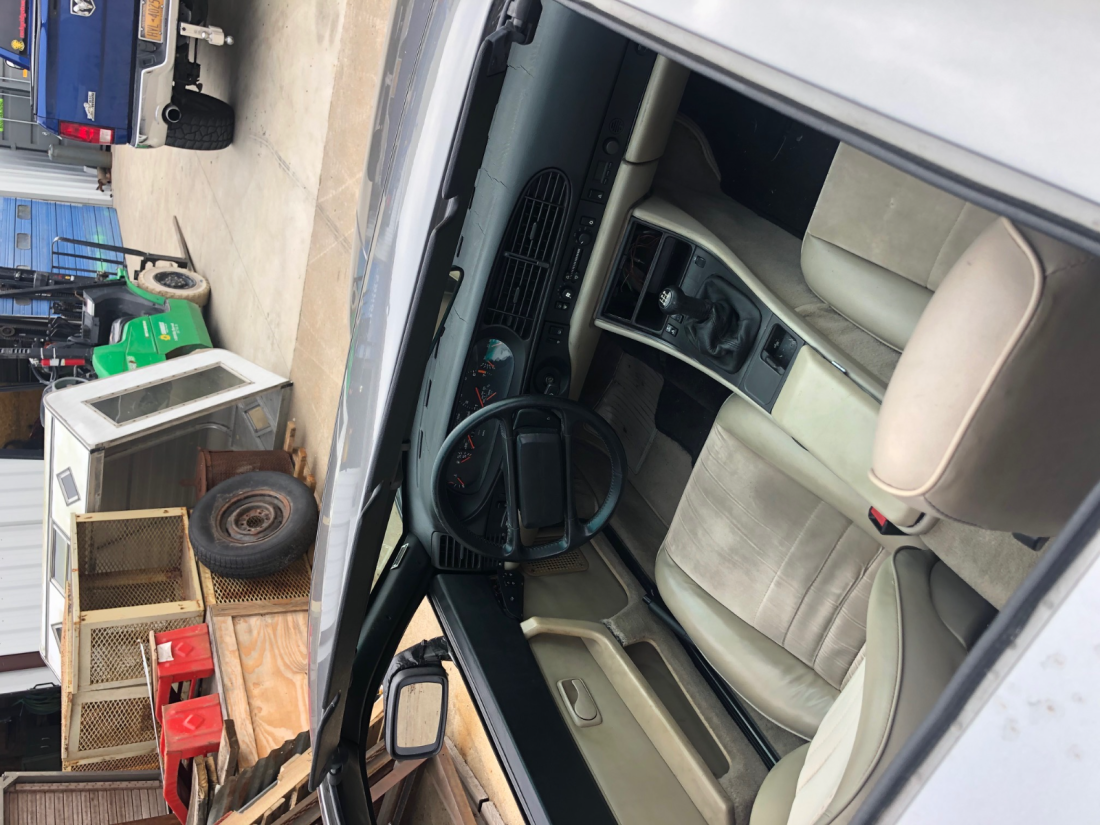 1985 Porsche 944 base - photo 3