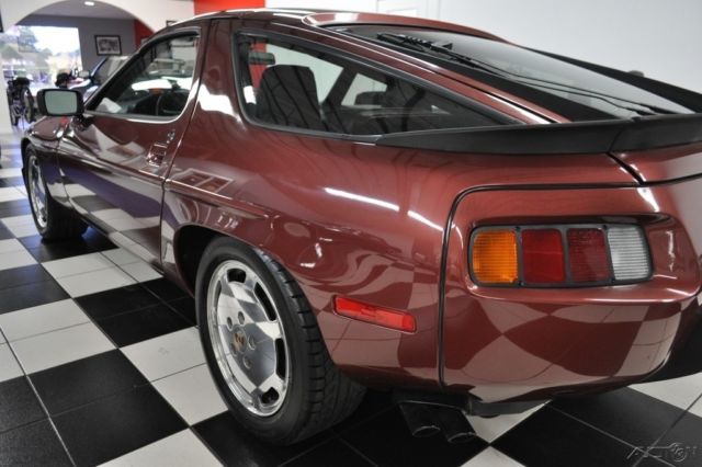 1985 Porsche 928 928S - SUNRROF - ONLY 54K MILES - ABSOLUTELY AMAZING - photo 8