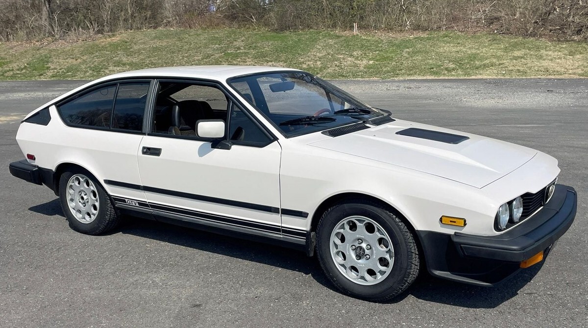 1985 Alfa Romeo GTV 6 - photo 2