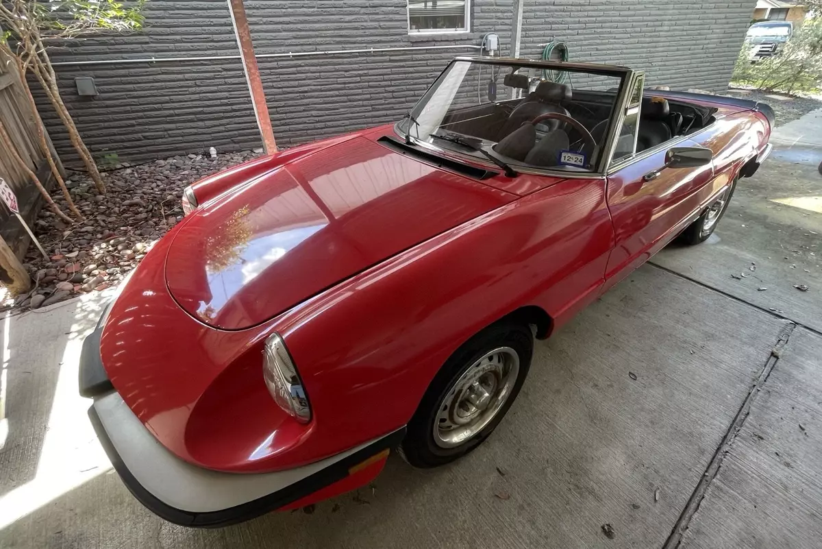 1985 Alfa Romeo Spider Convertible Red SPIDER 1985 Alfa Romeo Spider SPIDER