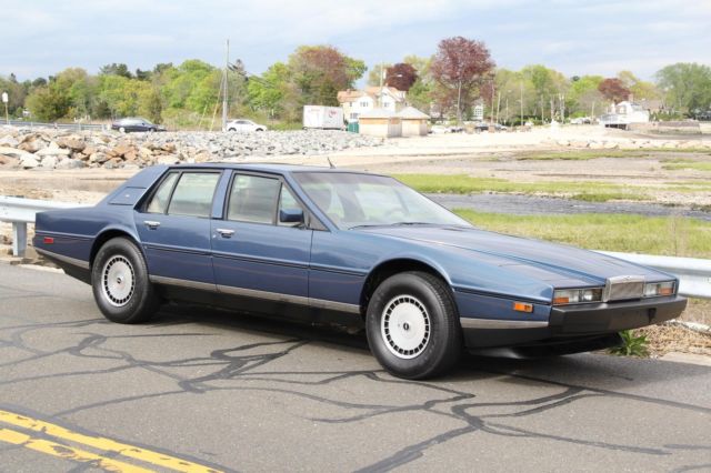 1985 Aston Martin Lagonda --