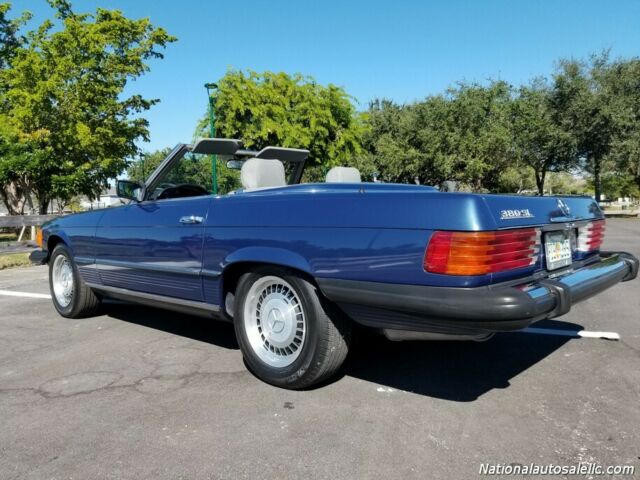 1985 Mercedes-Benz SL-Class 380SL Roadster Convertible - photo 4