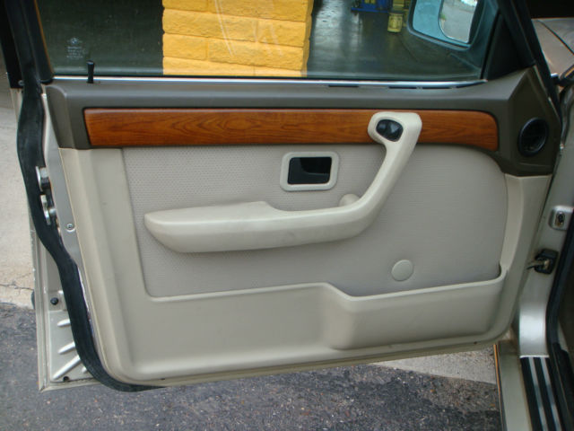 1985 BMW 7-Series Base Sedan 4-Door - photo 7